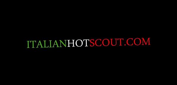  ItalianHotScout  bionda molto troia scopata da Stefanin con inculata